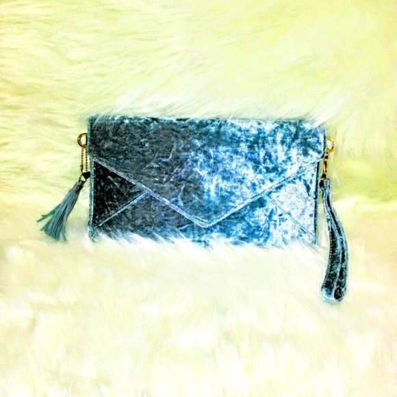 (NEW)! Soft! Baby Blue Crush Velvet Clutch! - Picture 3 of 8